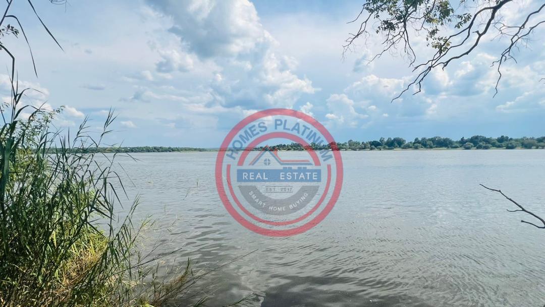 5 Acres Zambezi Water front