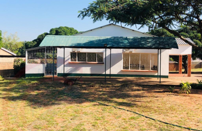 Two Houses for sale in Elaine Brittell