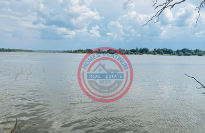 5 Acres Zambezi Water front