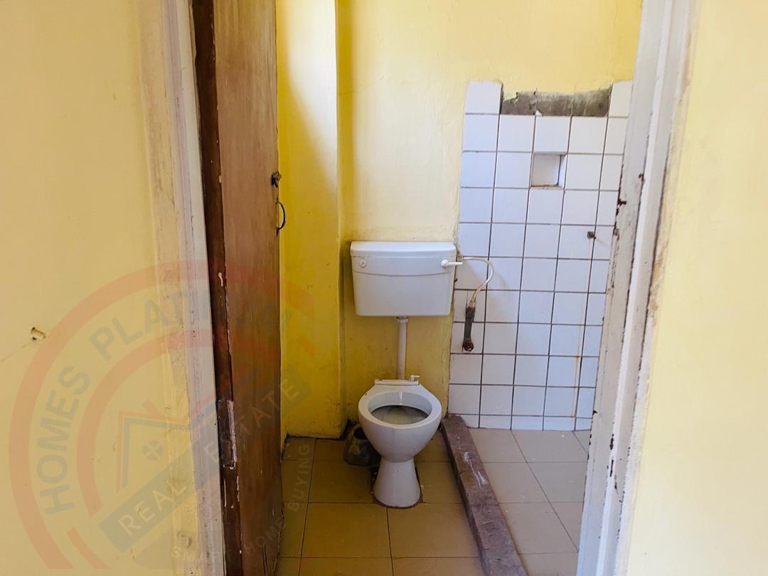 REDUCED TO SELL: Commercial Property in Livingstone