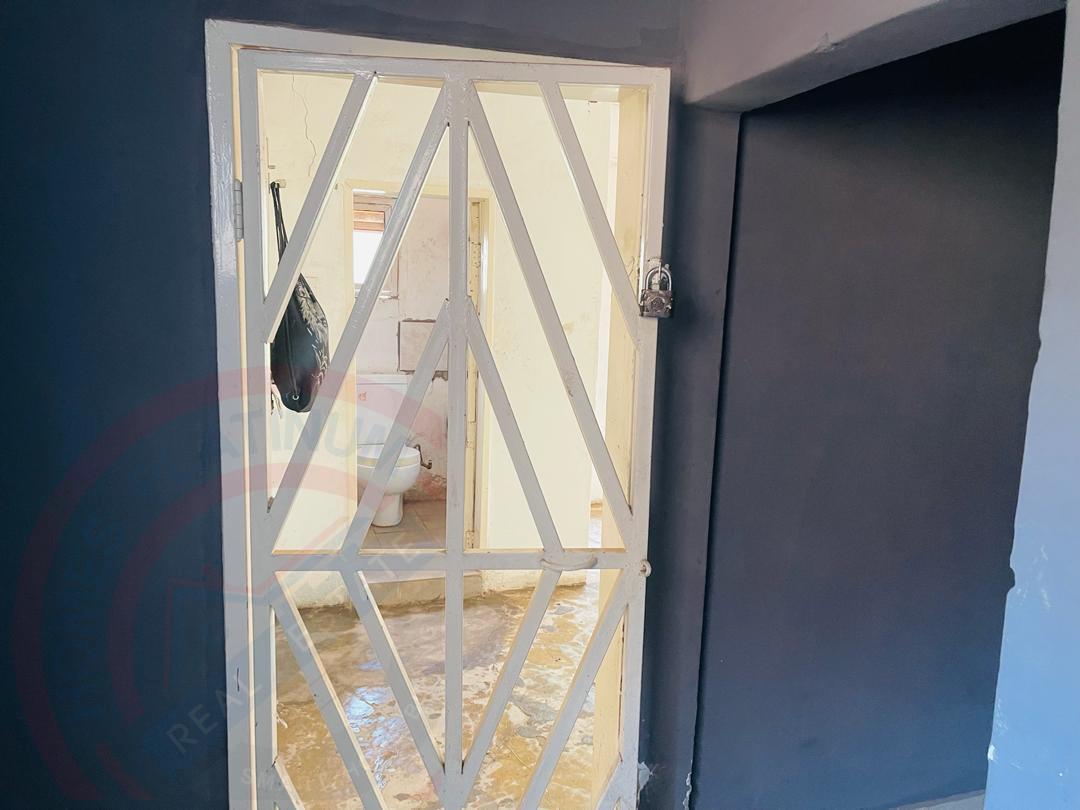 REDUCED TO SELL: Commercial Property in Livingstone