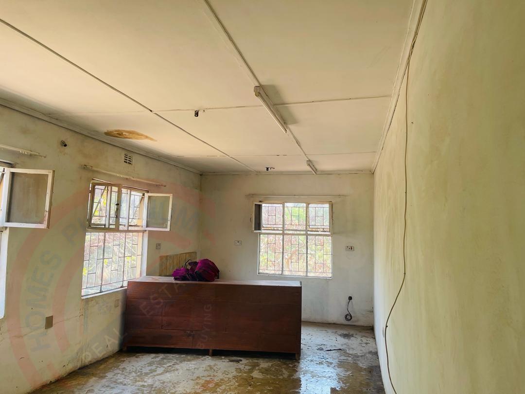 REDUCED TO SELL: Commercial Property in Livingstone