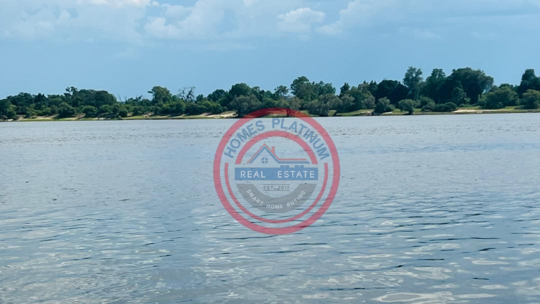 5 Acres Zambezi Water front