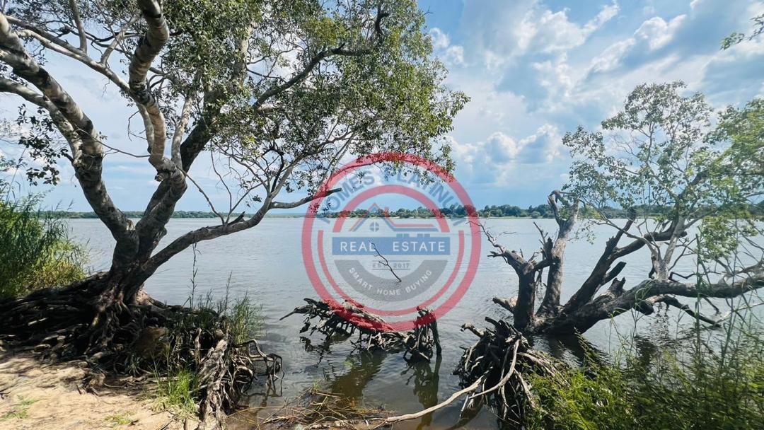 5 Acres Zambezi Water front