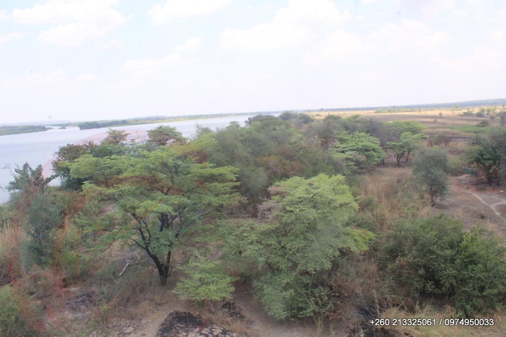 5.8 Ha Zambezi Riverfront For Sale