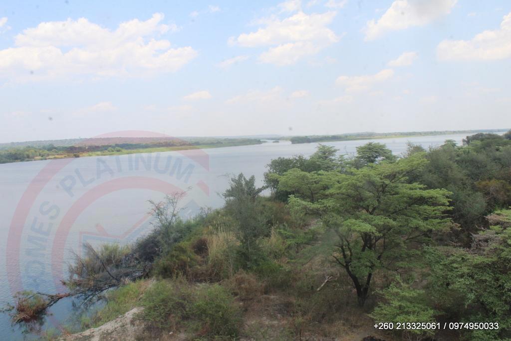 5.8 Ha Zambezi Riverfront For Sale