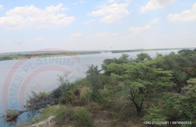 5.8 Ha Zambezi Riverfront For Sale