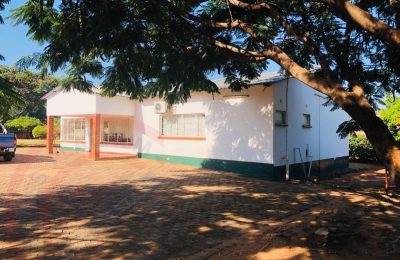 Two Houses for sale in Elaine Brittell