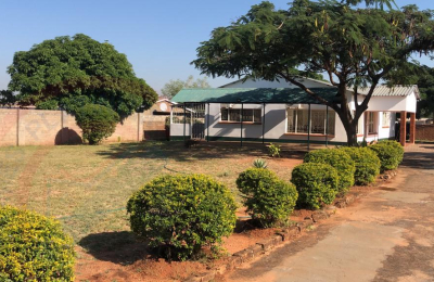 Two Houses for sale in Elaine Brittell