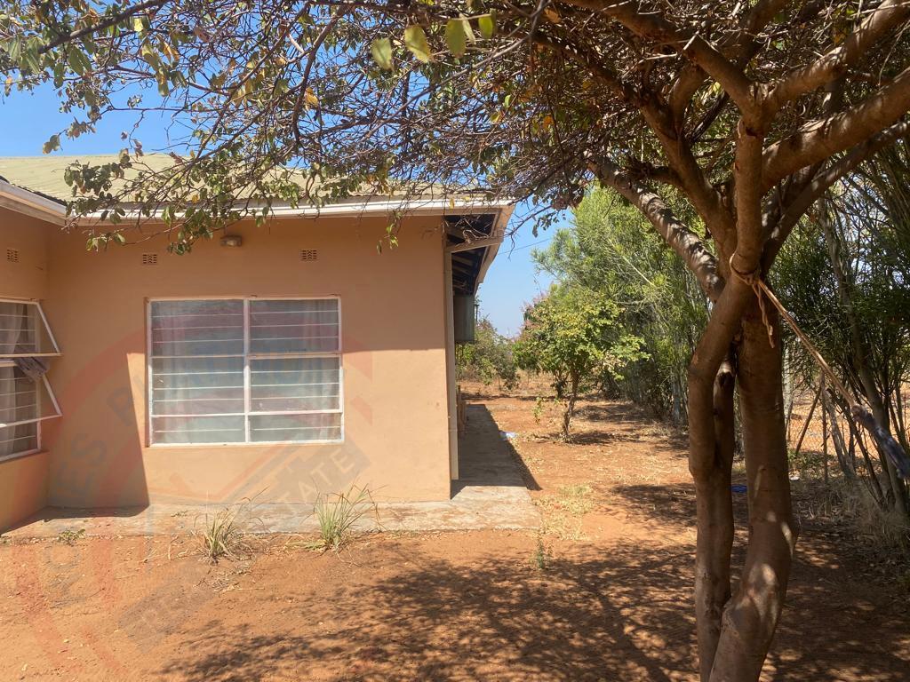 3 Beds, 2Baths for Sale in Livingstone