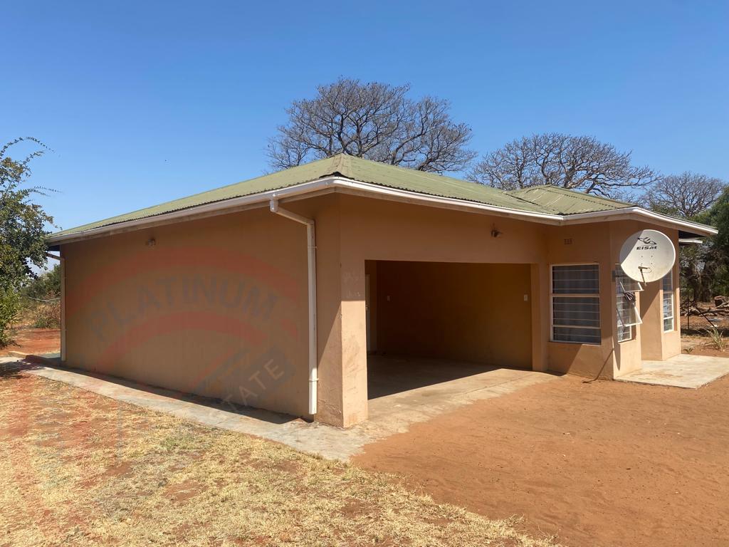 3 Beds, 2Baths for Sale in Livingstone