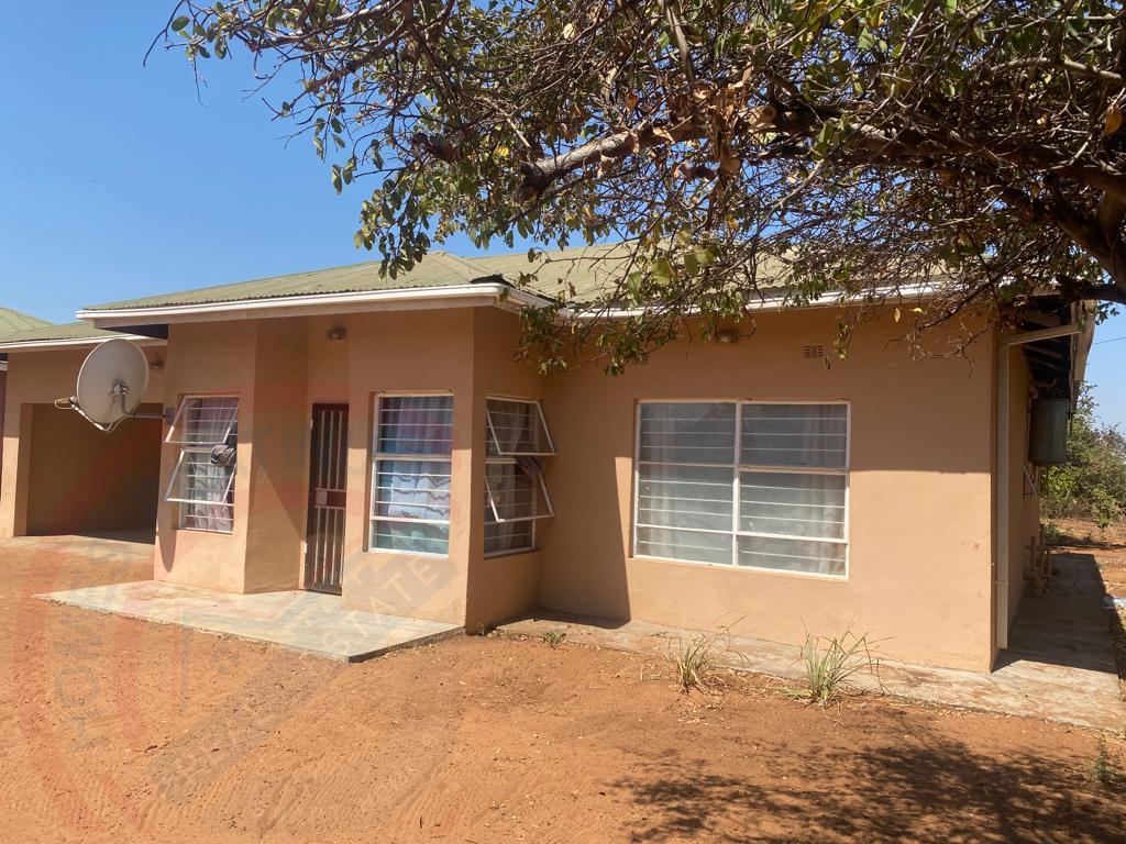 3 Beds, 2Baths for Sale in Livingstone