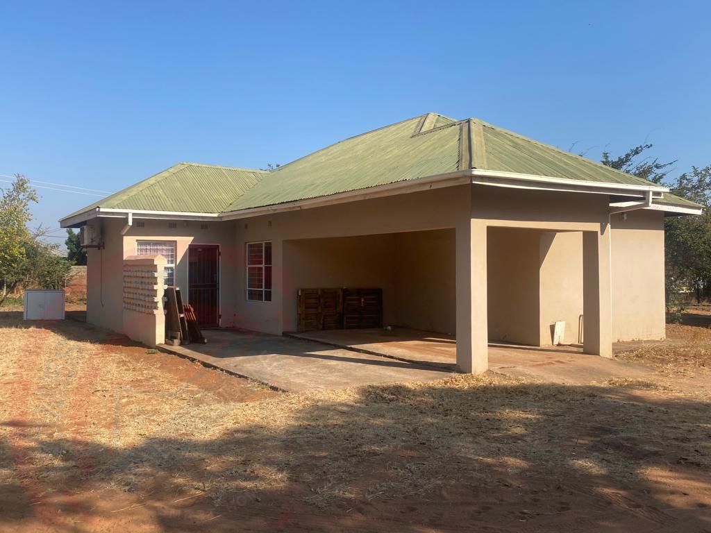 3 Beds, 2Baths for Sale in Livingstone