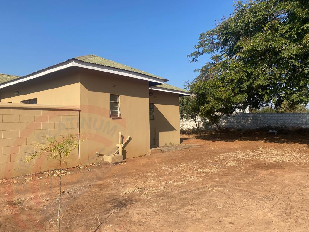 3 Beds, 2Baths for Sale in Livingstone