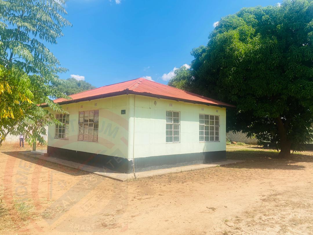 2 Bedroom House for sale in Livingstone