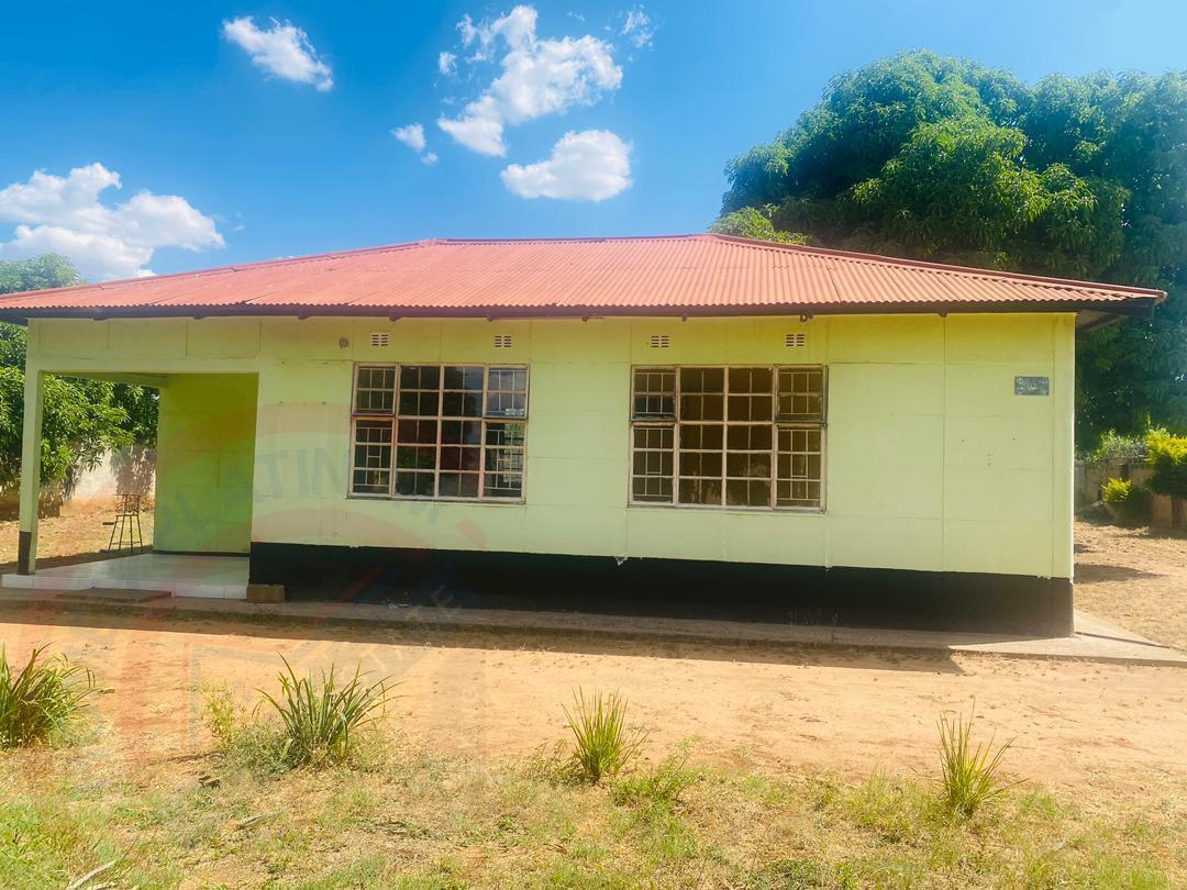 2 Bedroom House for sale in Livingstone