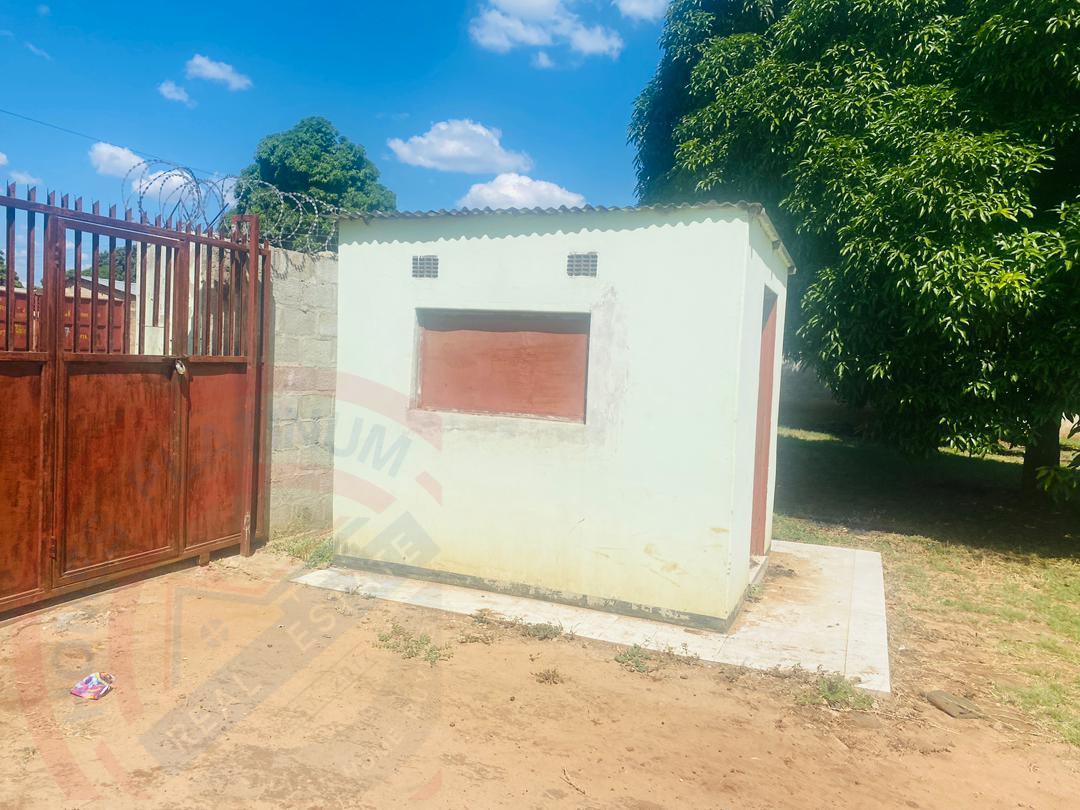 2 Bedroom House for sale in Livingstone