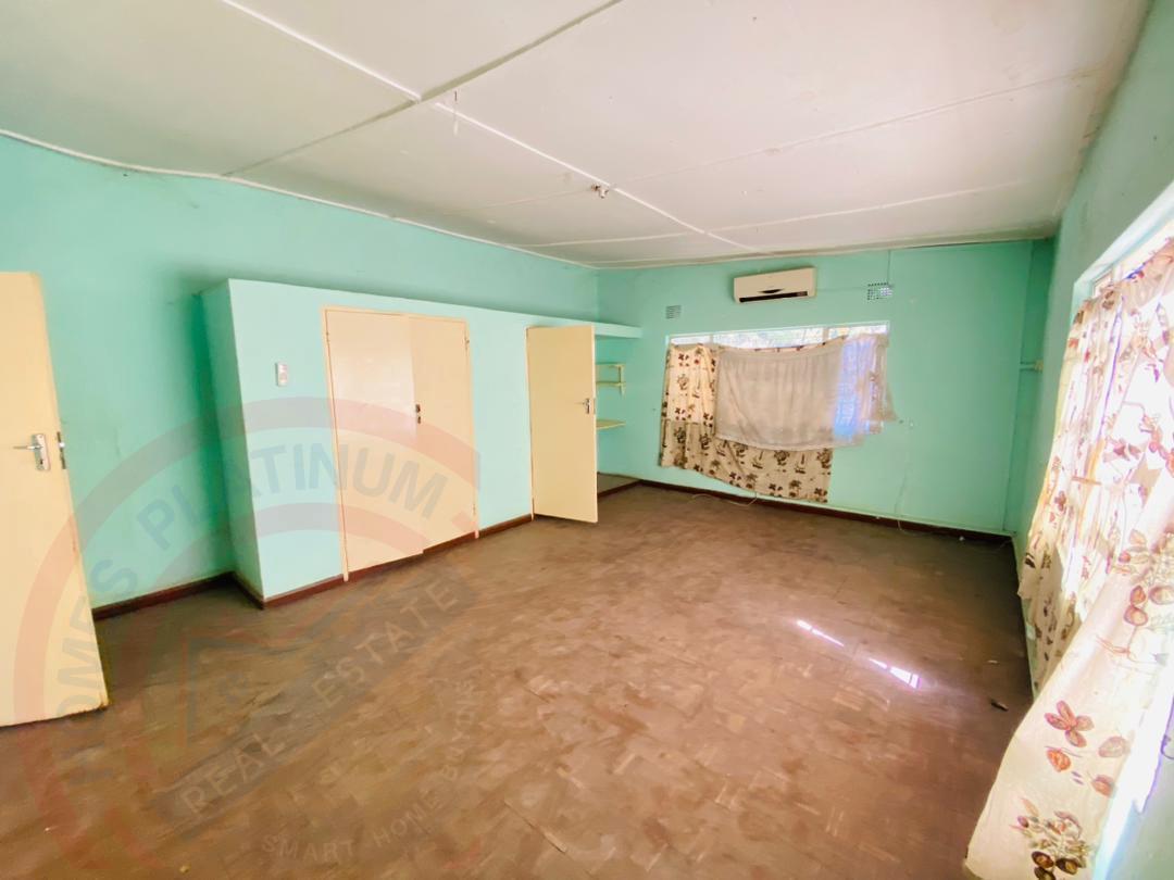 5 Bedroom House for sale in Livingstone CBD