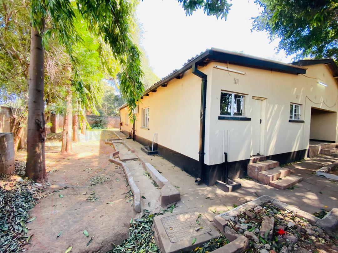 5 Bedroom House for sale in Livingstone CBD