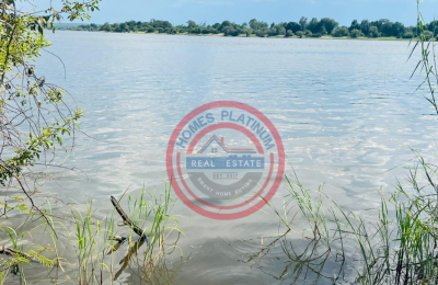 5 Acres Zambezi Water front