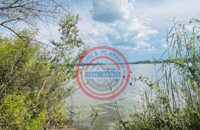 5 Acres Zambezi Water front