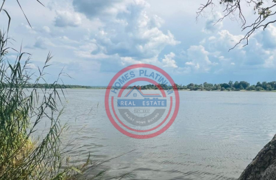 5 Acres Zambezi Water front