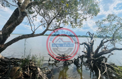 5 Acres Zambezi Water front