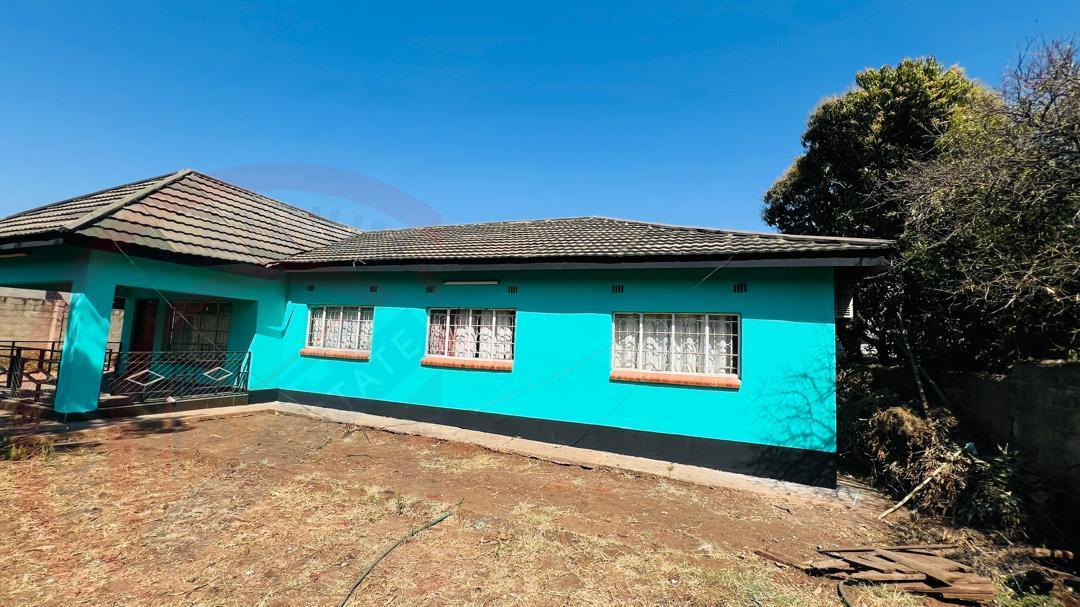 4 Bedroom House For Sale in Elaine Brittel, Livingstone