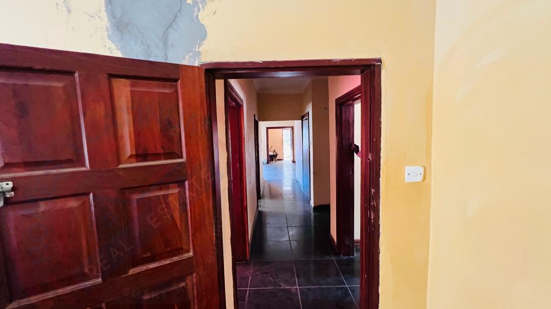 4 Bedroom House For Sale in Elaine Brittel, Livingstone