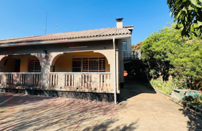 Charming 5 Bedroom House for sale in Livingstone