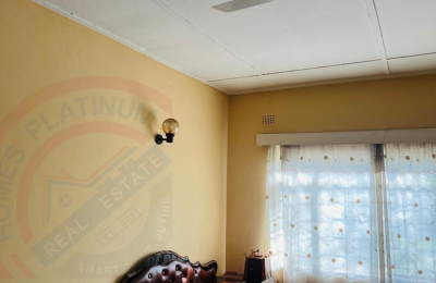 Charming 5 Bedroom House for sale in Livingstone