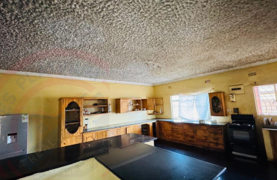 Spacious 3-bedroom house for sale in Livingstone