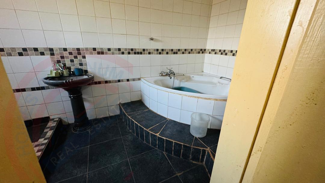 Spacious 3-bedroom house for sale in Livingstone