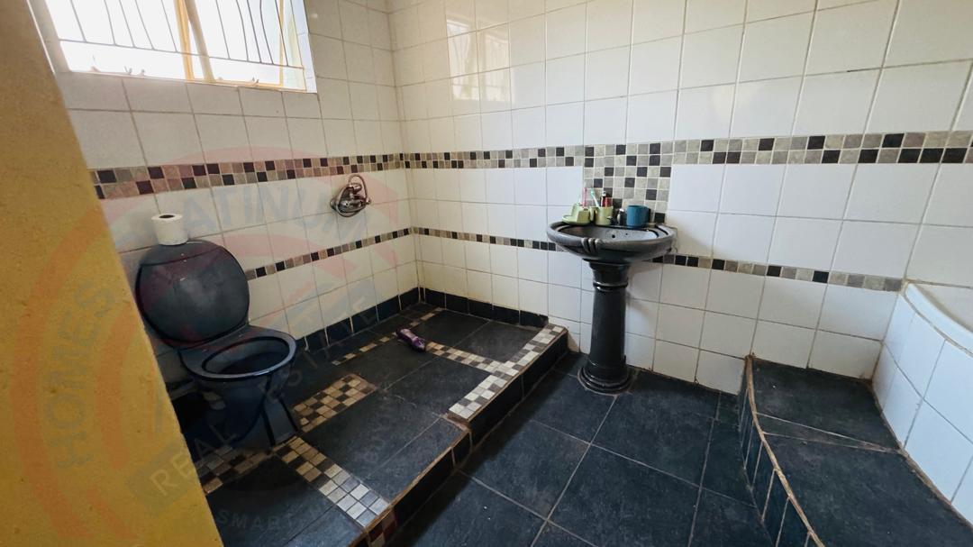 Spacious 3-bedroom house for sale in Livingstone