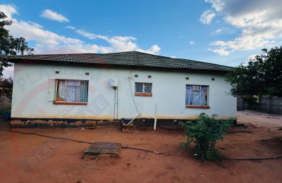 Spacious 3-bedroom house for sale in Livingstone