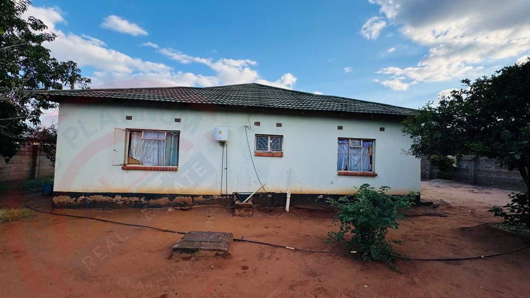 Spacious 3-bedroom house for sale in Livingstone