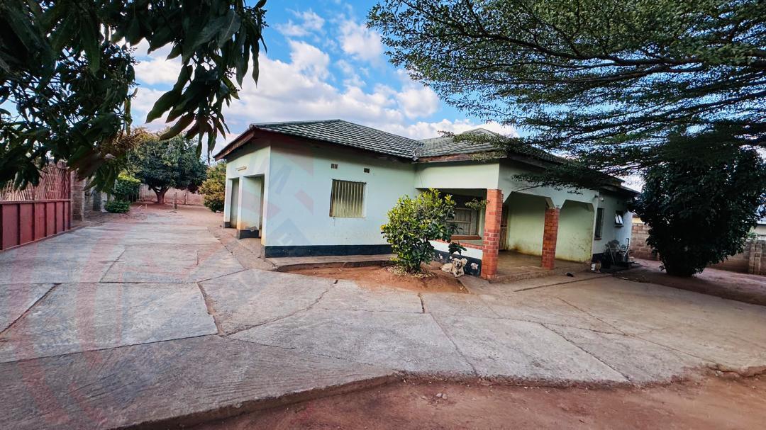 Spacious 3-bedroom house for sale in Livingstone