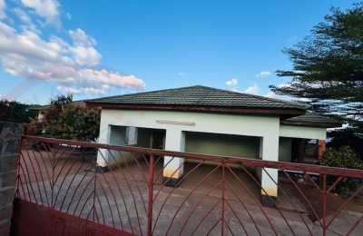 Spacious 3-bedroom house for sale in Livingstone