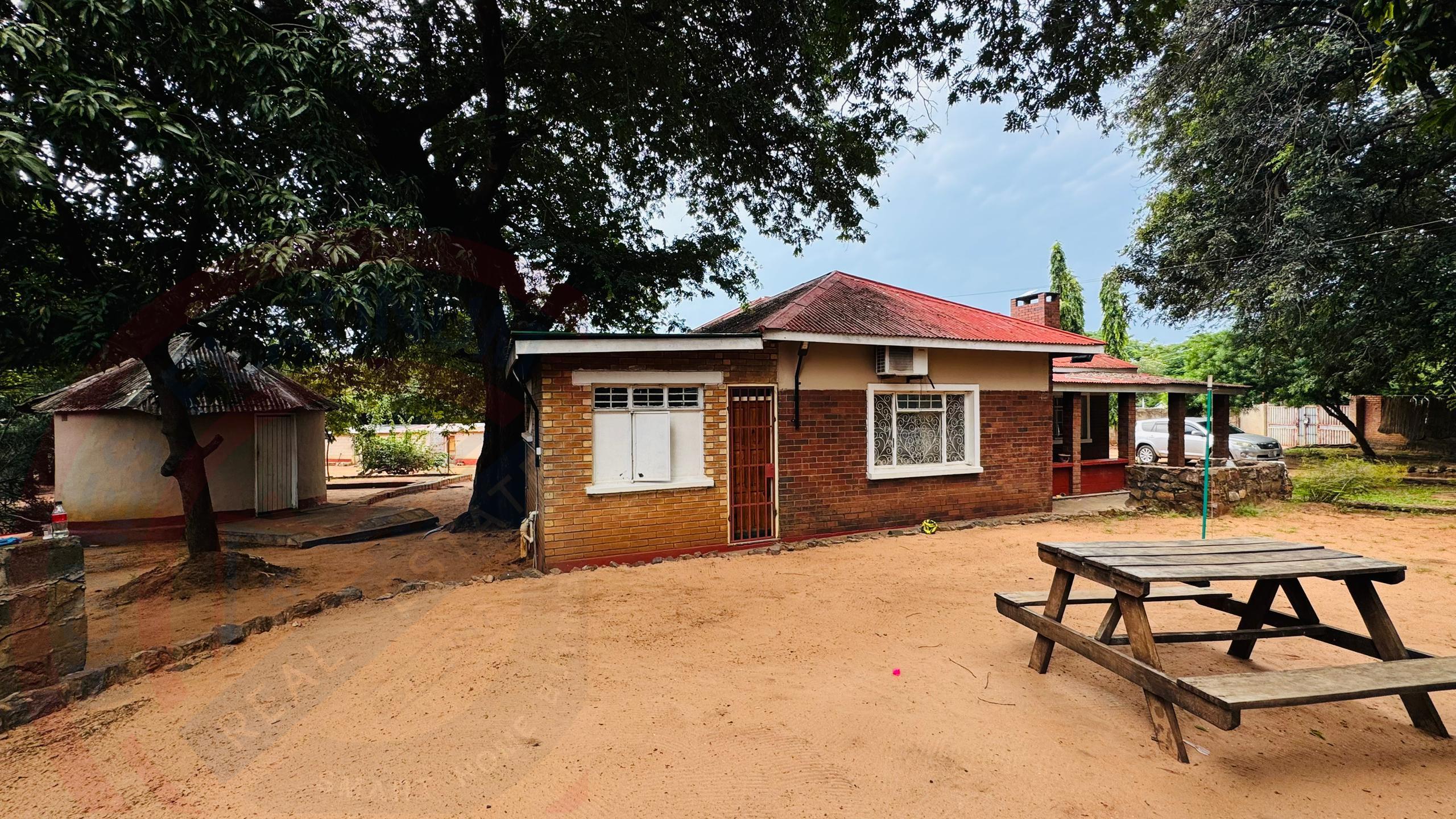 3 bedroom Townhouse for sale in Livingstone