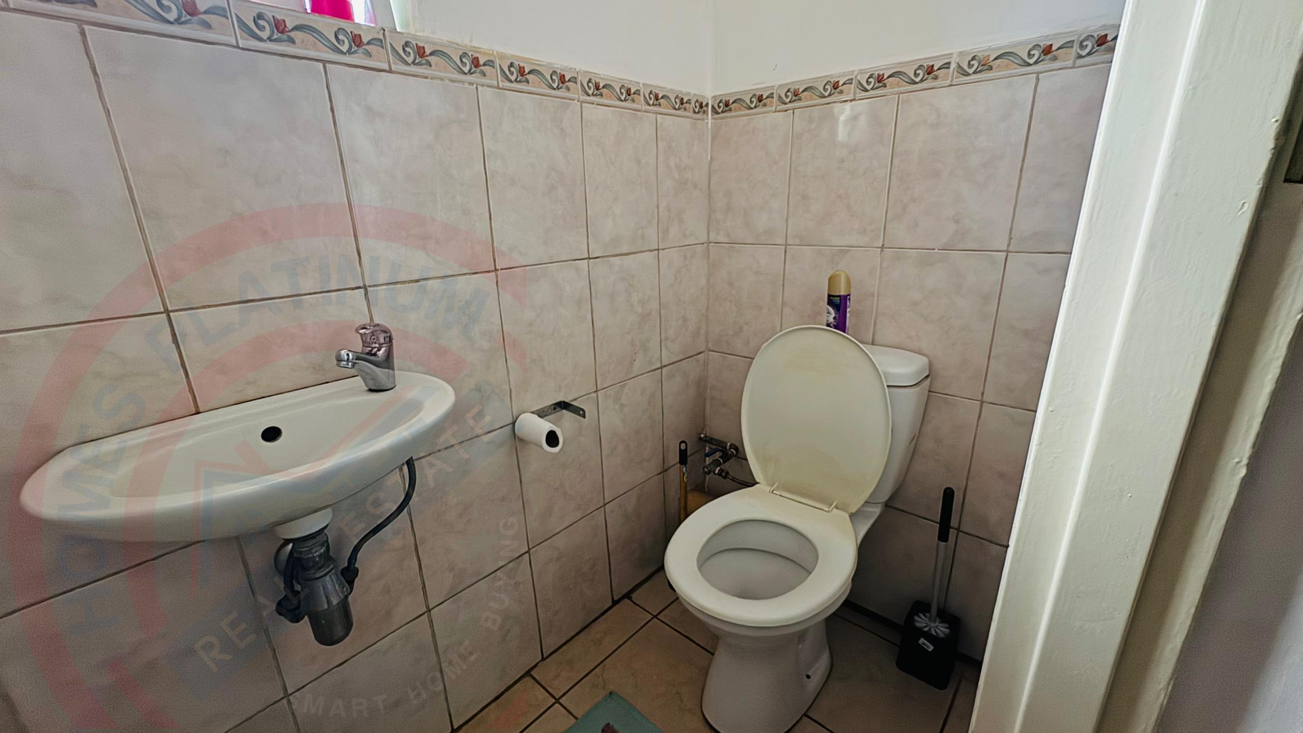 3 bedroom Townhouse for sale in Livingstone