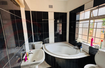 3 bedroom Townhouse for sale in Livingstone