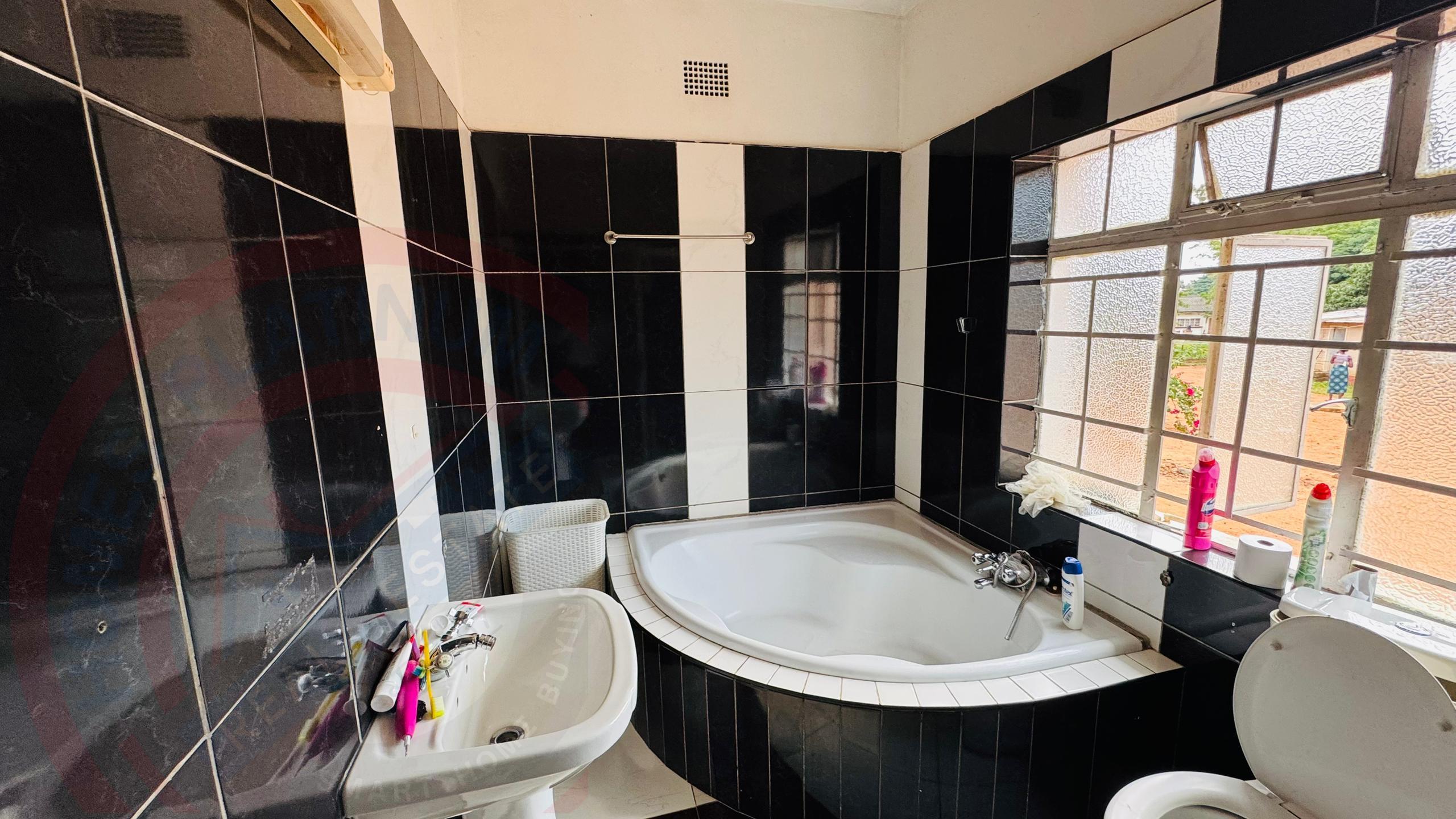 3 bedroom Townhouse for sale in Livingstone