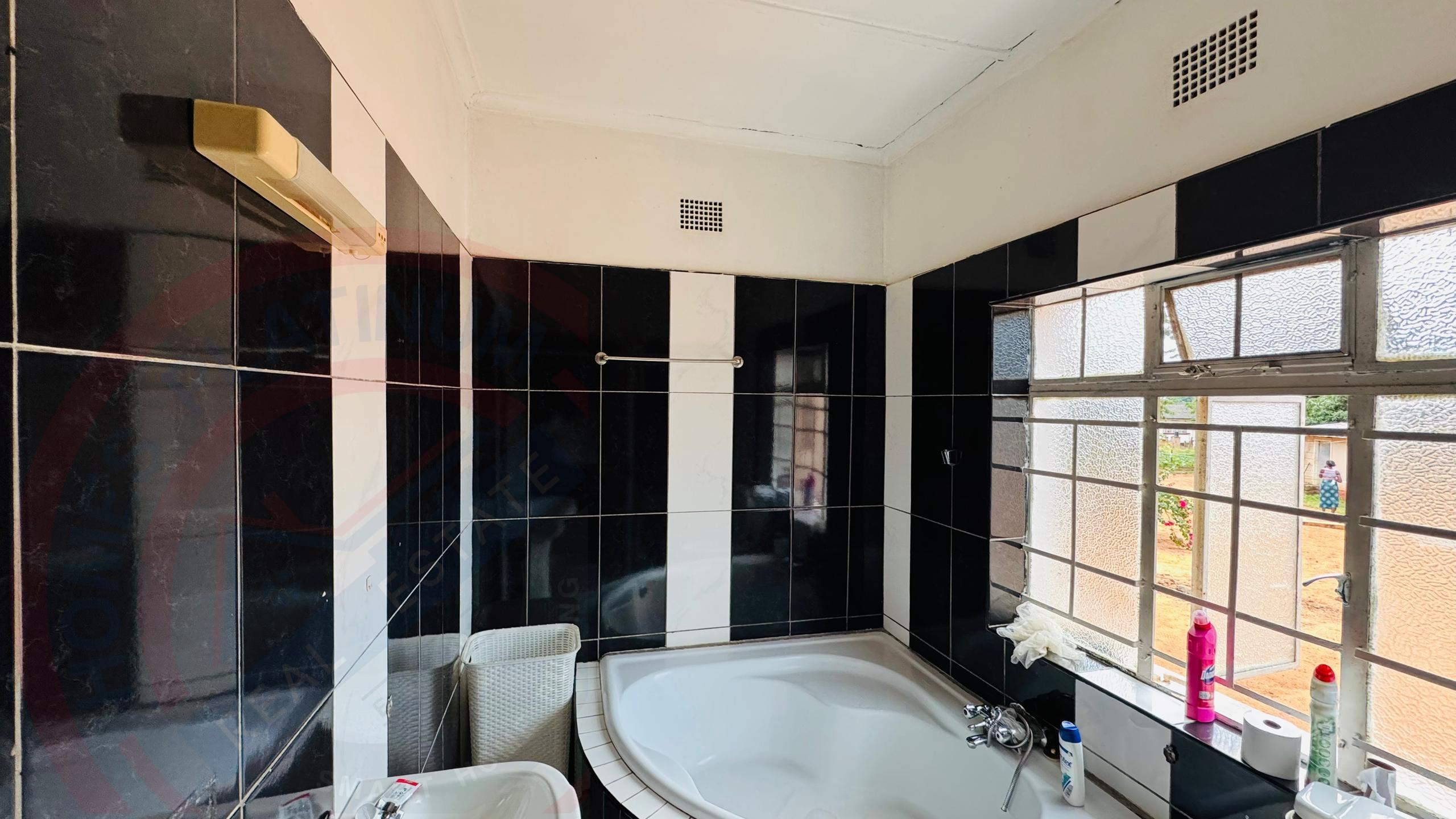 3 bedroom Townhouse for sale in Livingstone
