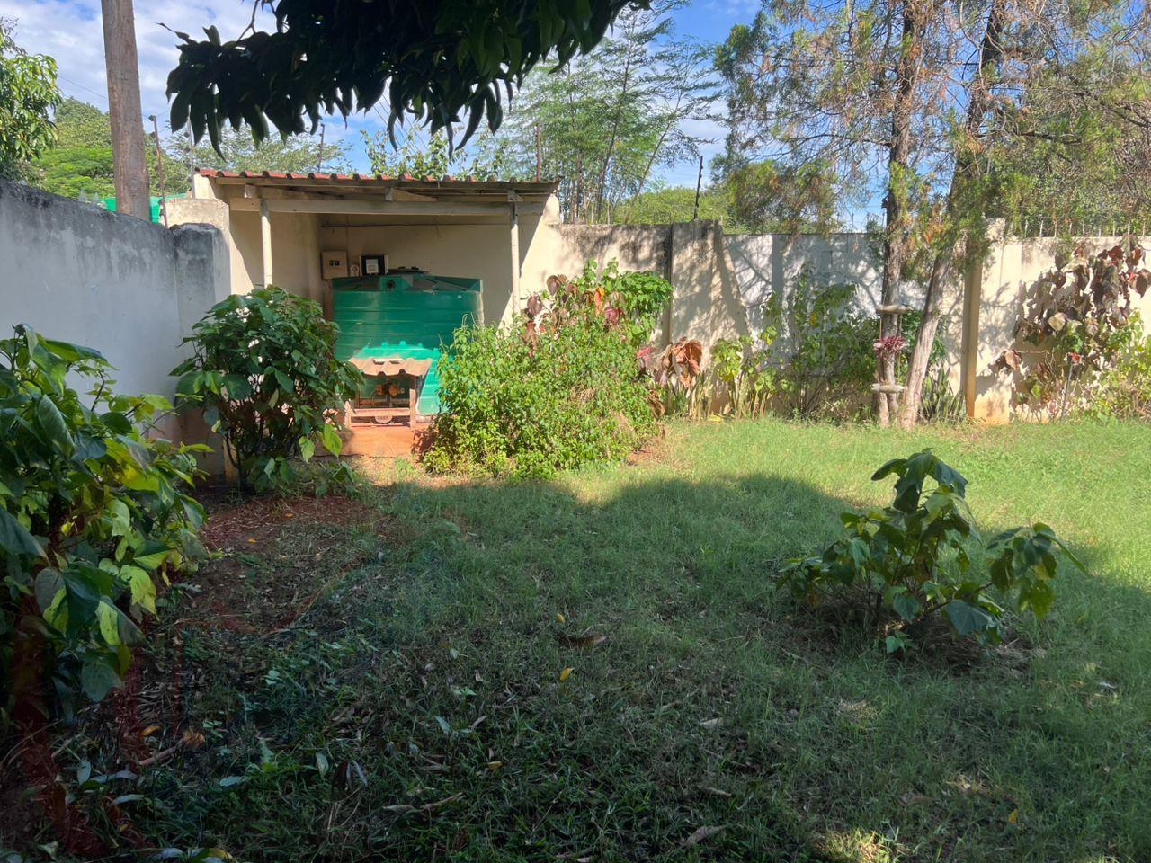 4 Bed House with En-suite in Livingstone