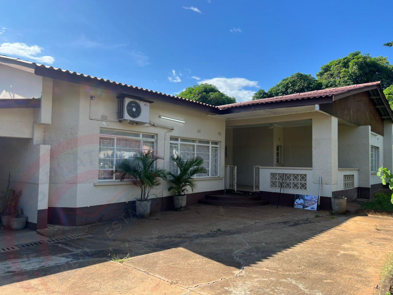 4 Bed House with En-suite in Livingstone