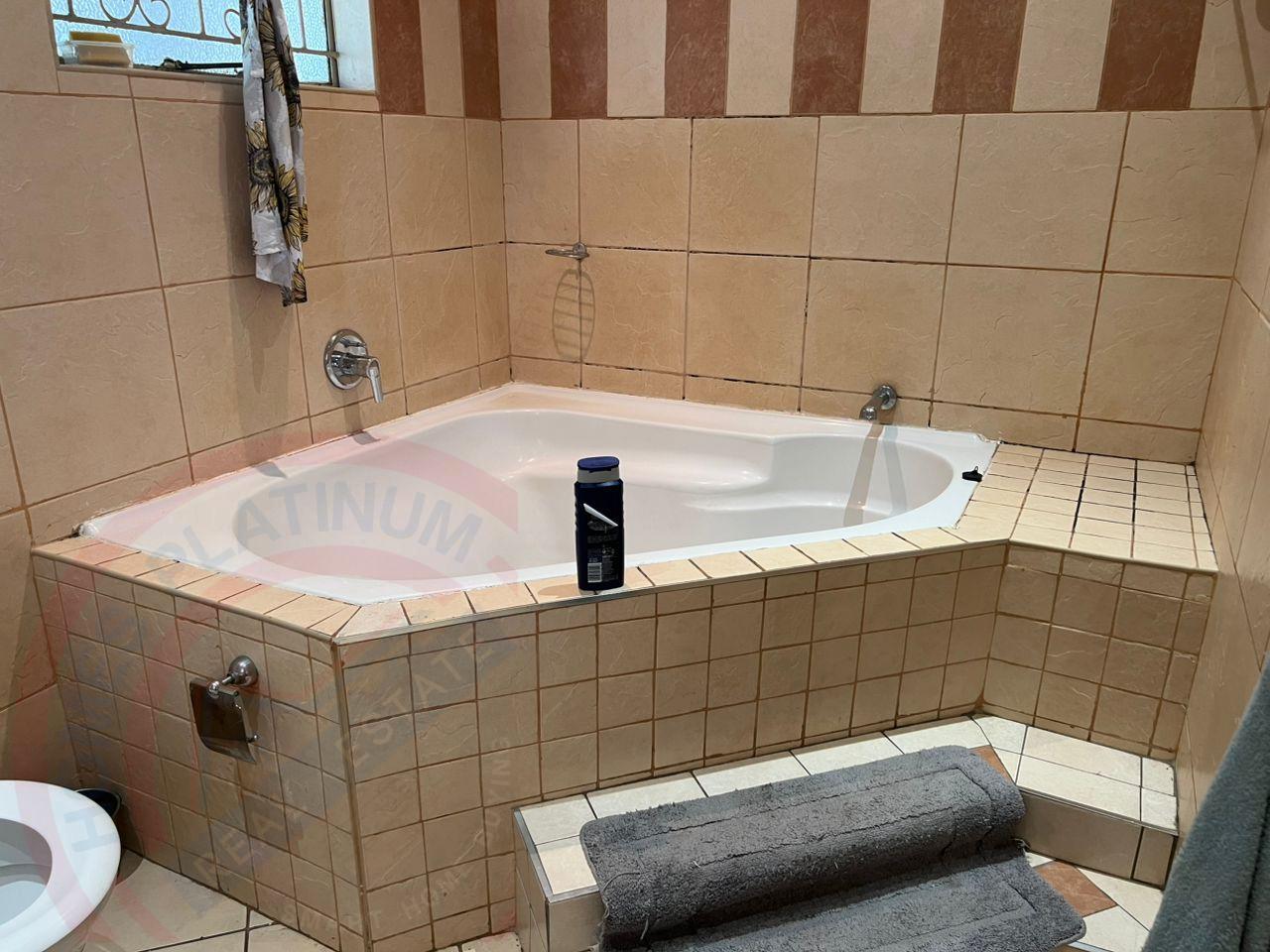 4 Bed House with En-suite in Livingstone