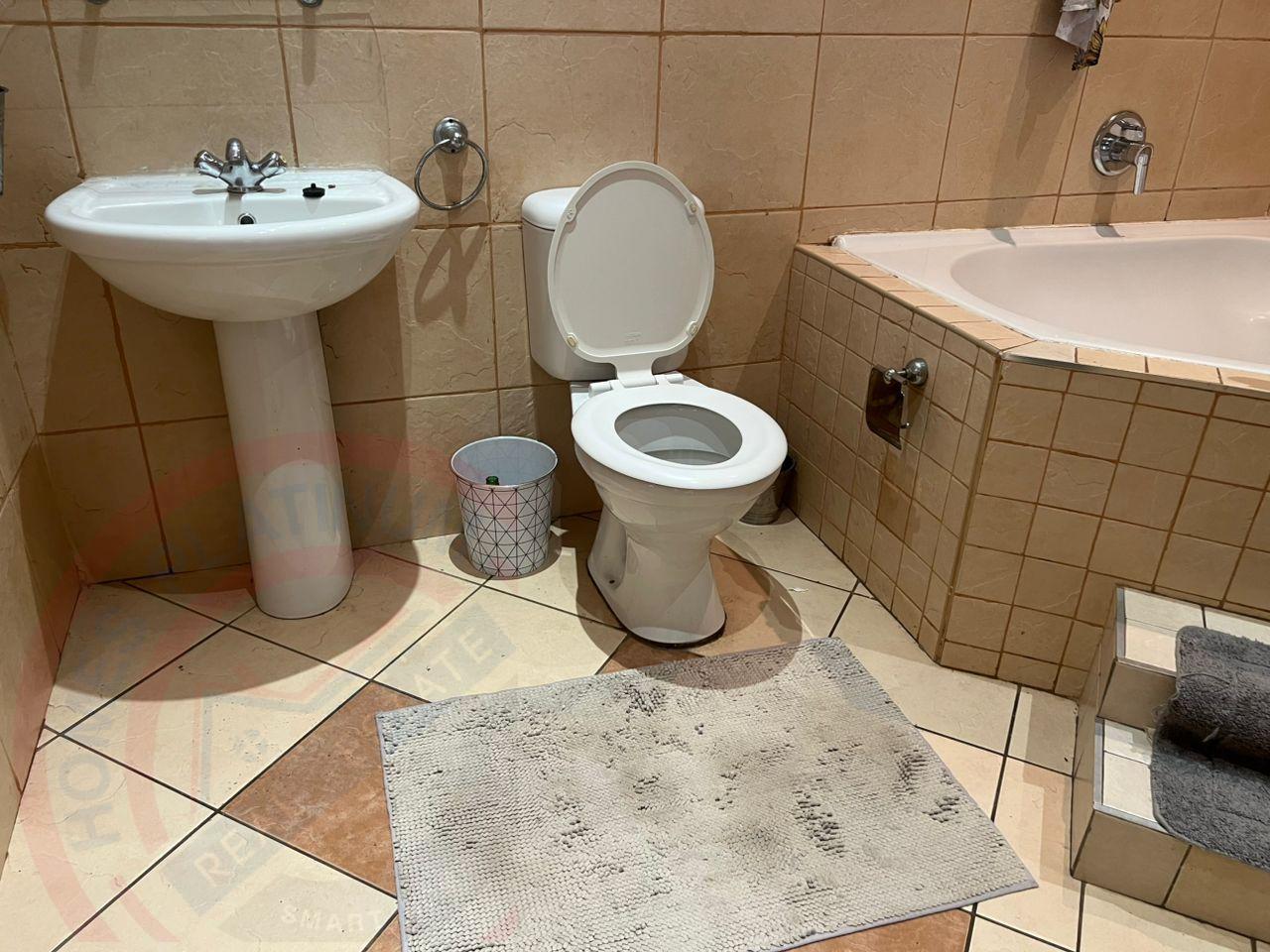 4 Bed House with En-suite in Livingstone