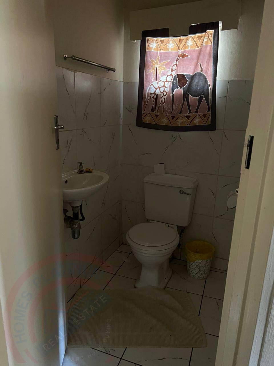 4 Bed House with En-suite in Livingstone