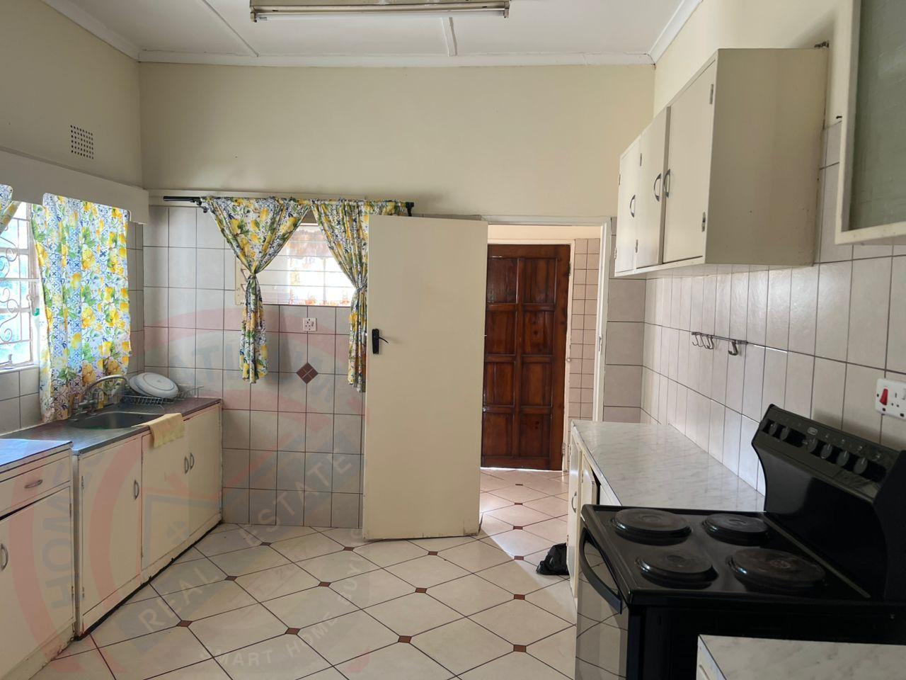 4 Bed House with En-suite in Livingstone