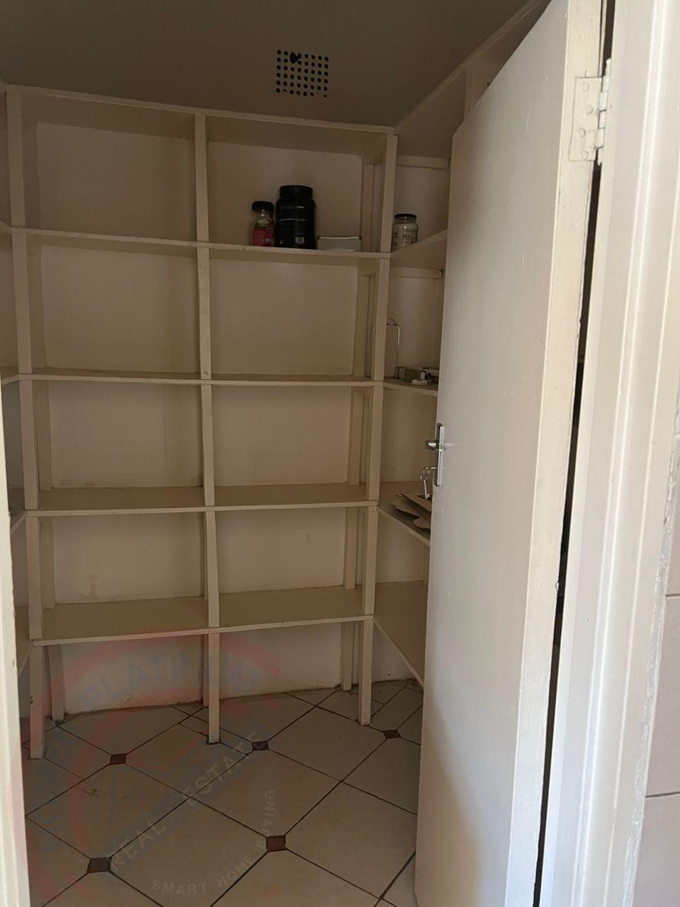 4 Bed House with En-suite in Livingstone